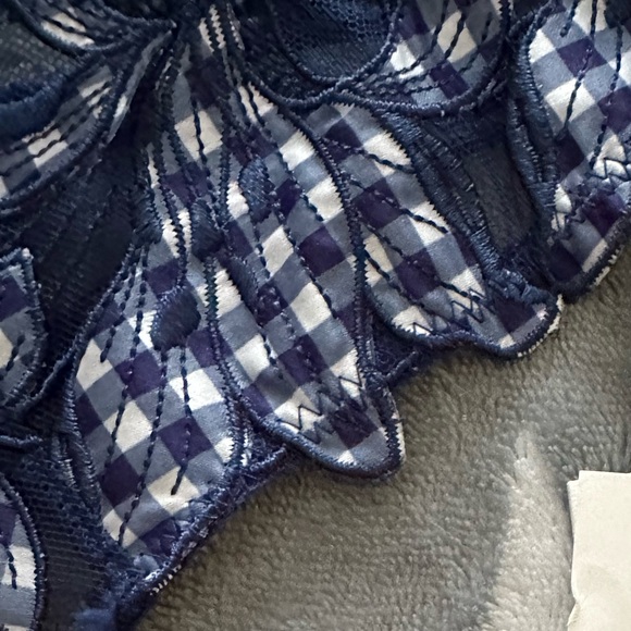 LILY EMBROIDERY HIPSTER THONG SIZE 1 - Picture 12 of 13